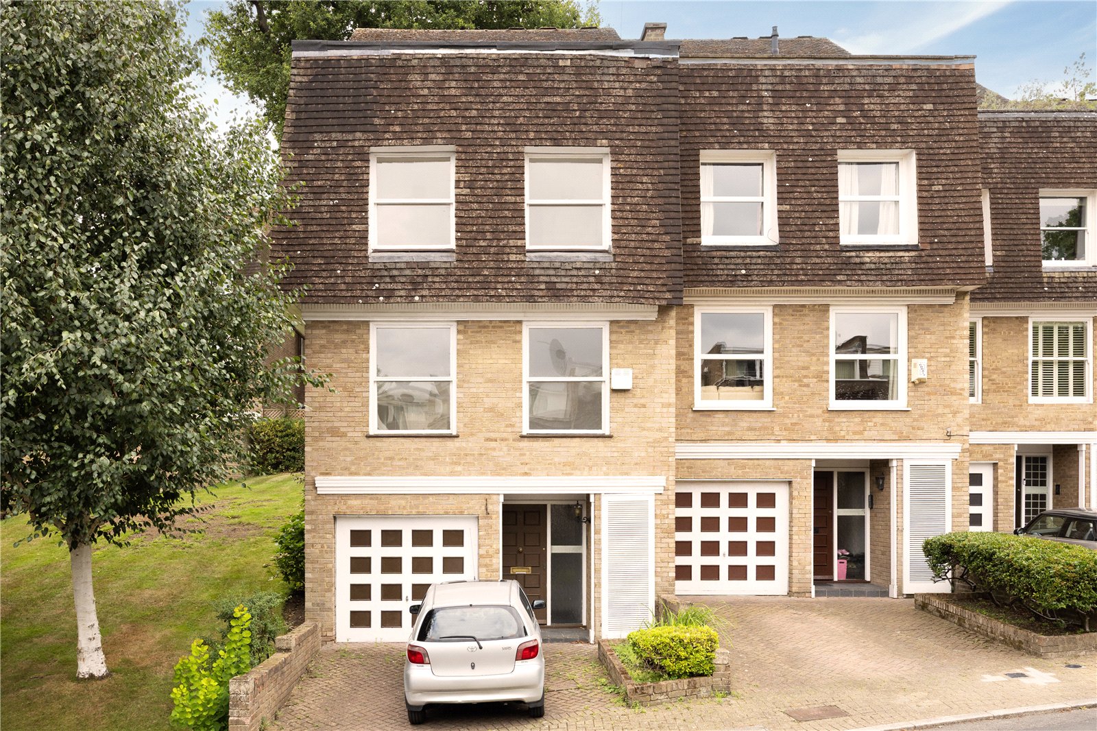 4 bedroom end terrace house for sale 0