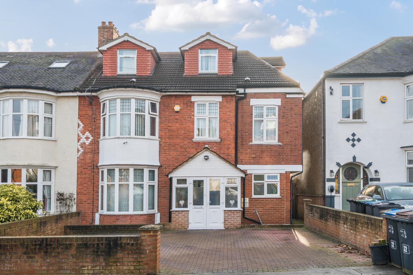8 bedroom semi-detached house for sale 0