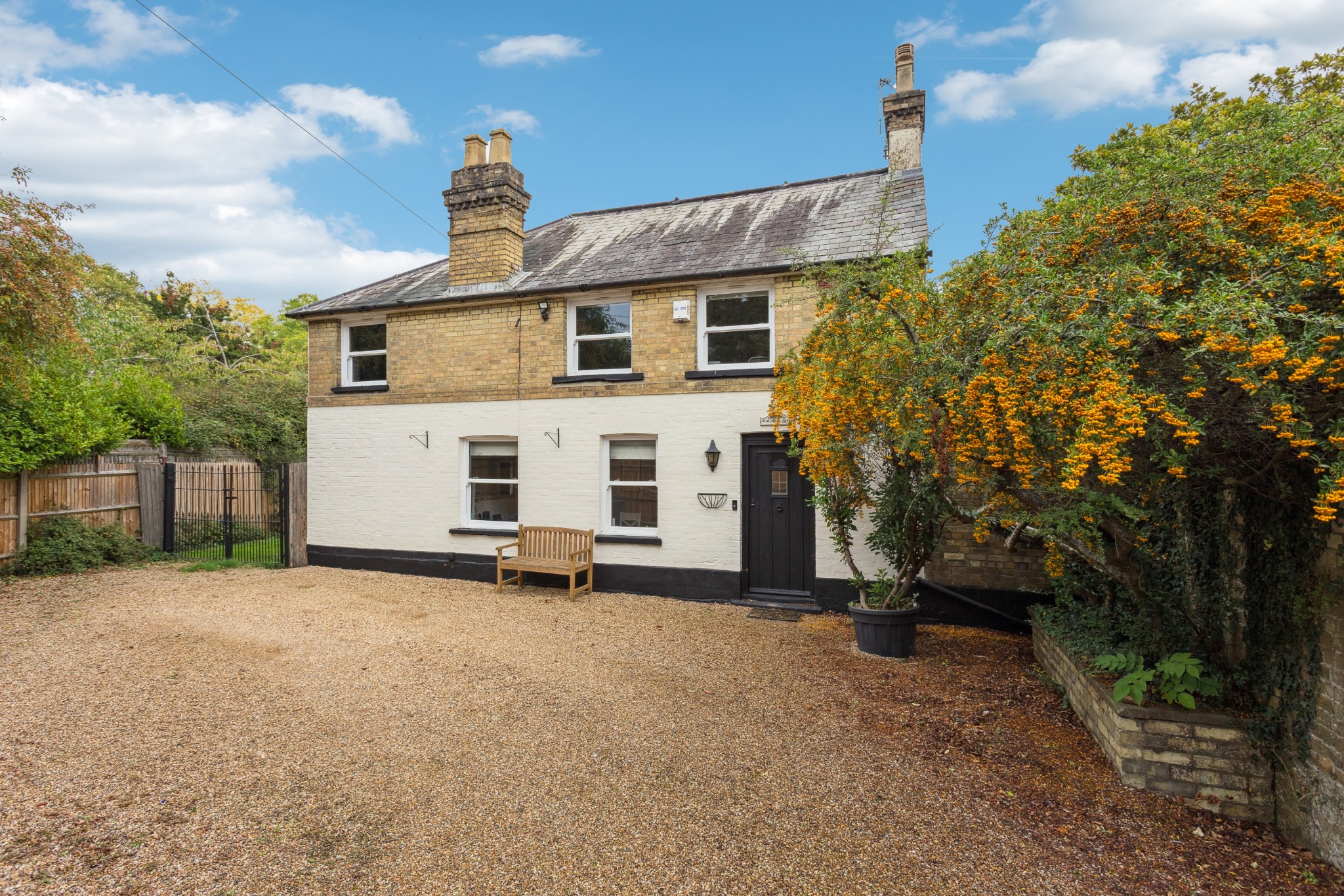 3 bedroom detached house for sale 0