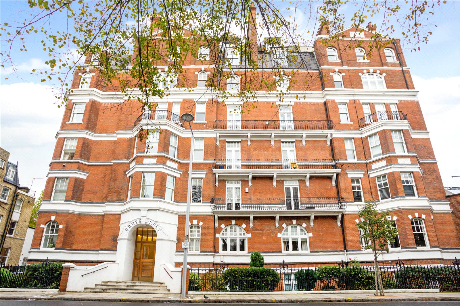 3 bedroom flat for sale 0