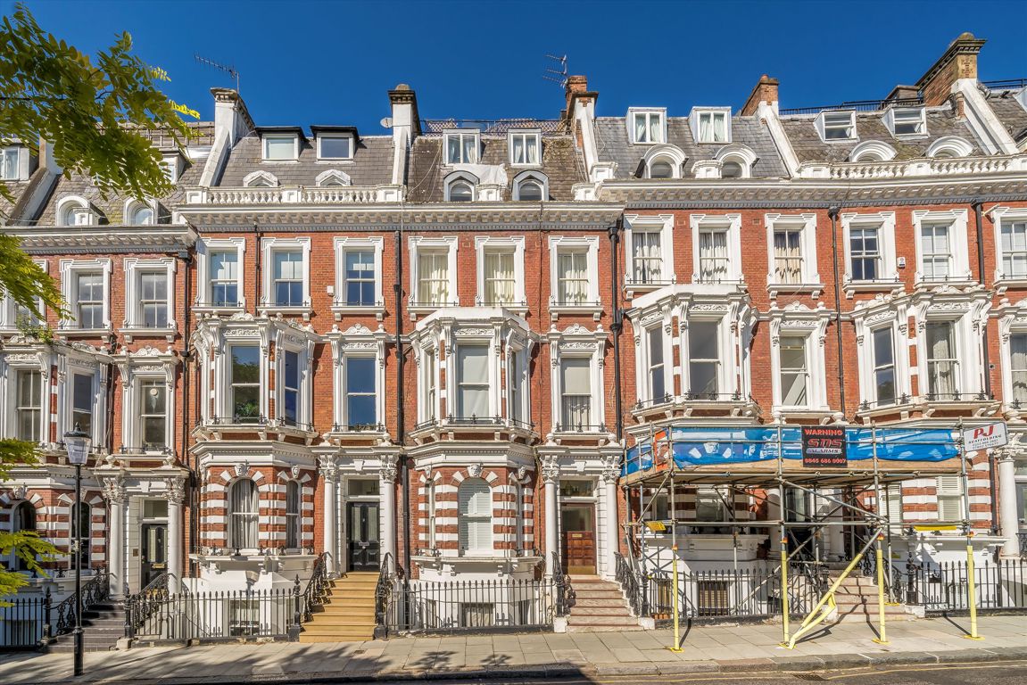 2 bedroom flat for sale 0