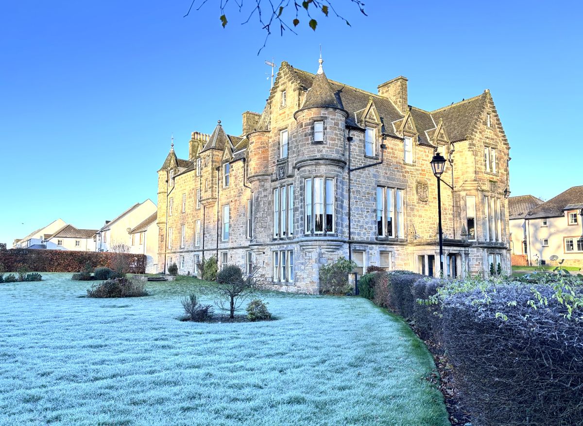 2-bed flat on Flat 2, Craigflower House, Craigflower Court, Torryburn, Dunfermline, £159,000