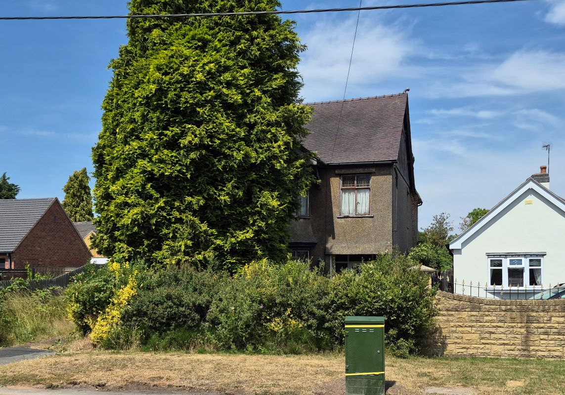 198, Weston Lane, Bedworth photo 3