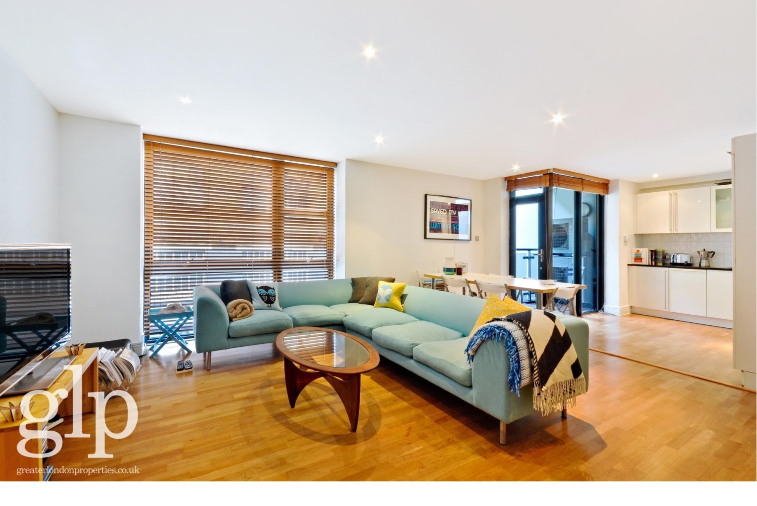 2 bedroom flat for sale 0