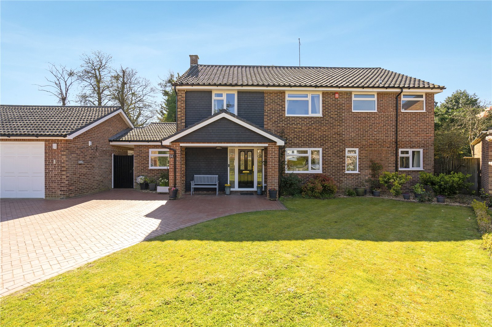 5 bedroom detached house for sale 0