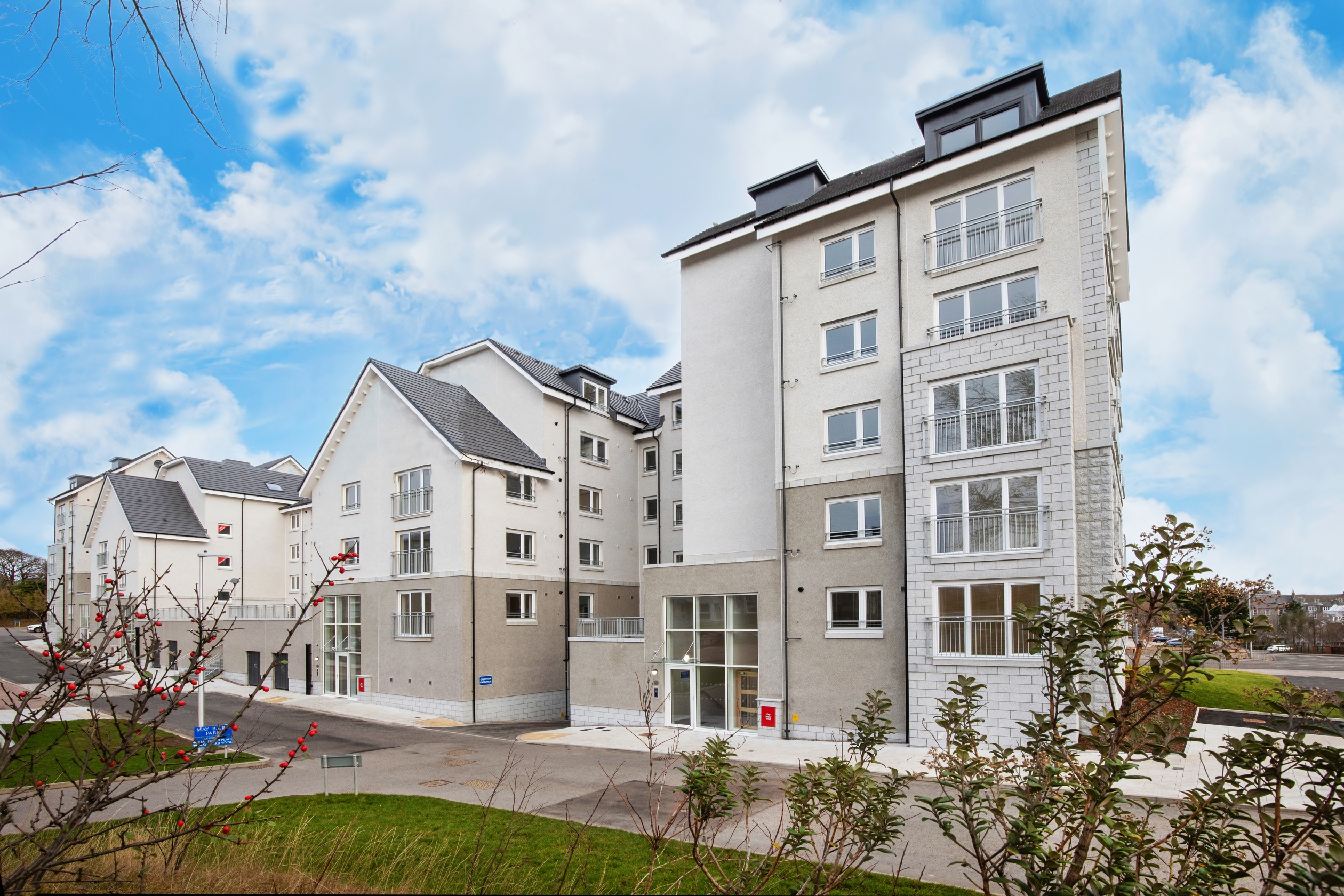 Westburn Gardens, Royal Cornhill, Westburn Gardens Exterior