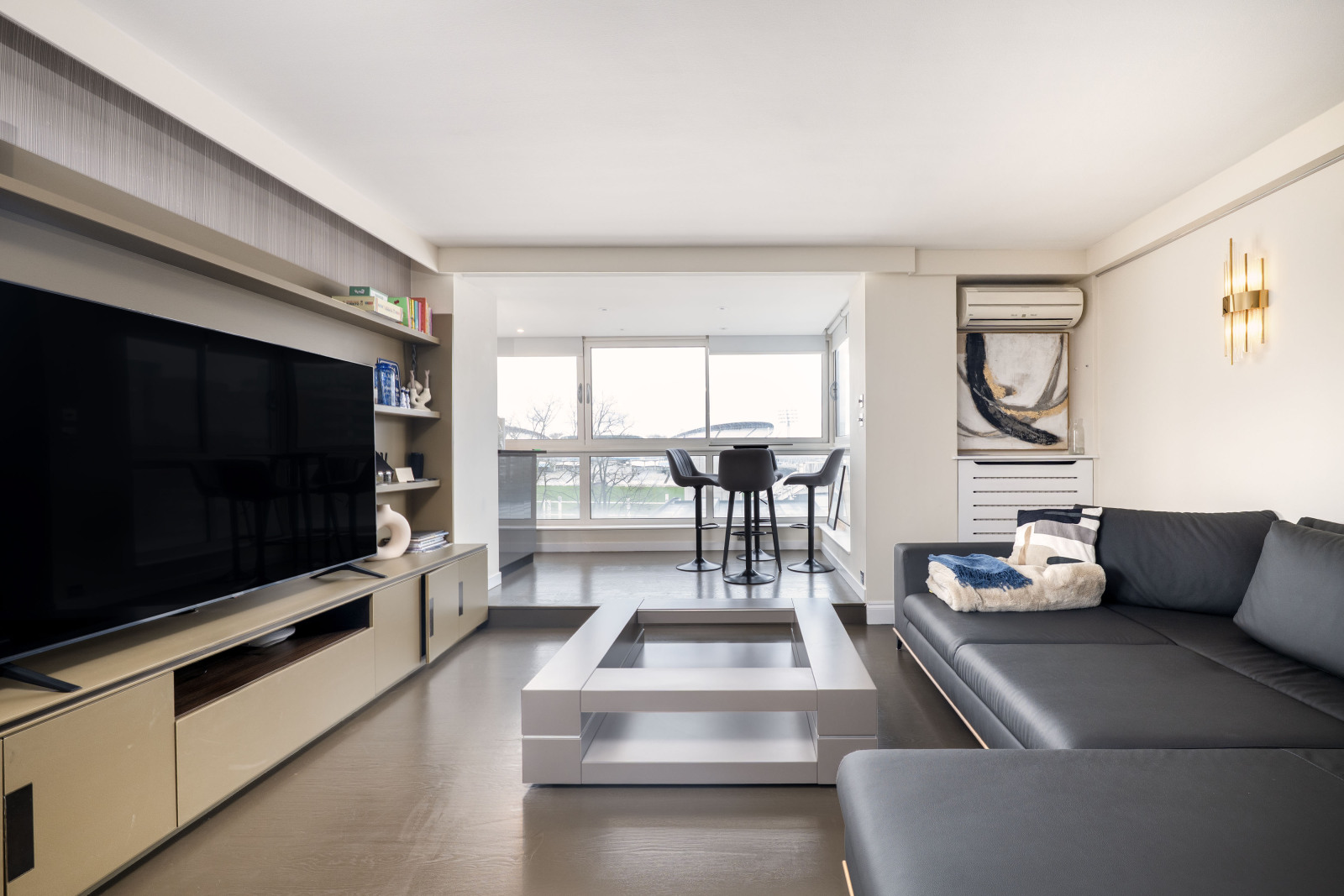 3 bedroom flat for sale 0