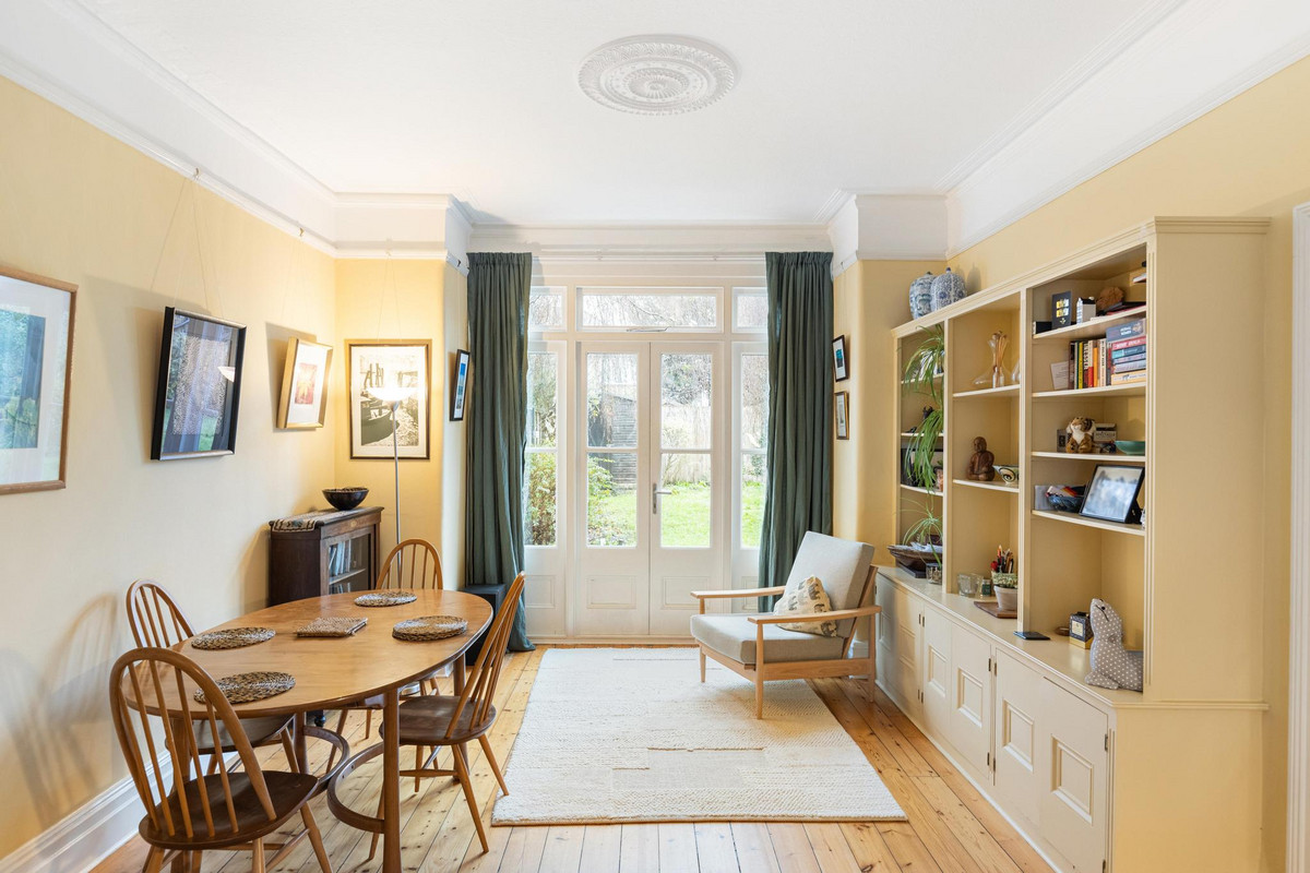 5 bedroom semi-detached house for sale 0