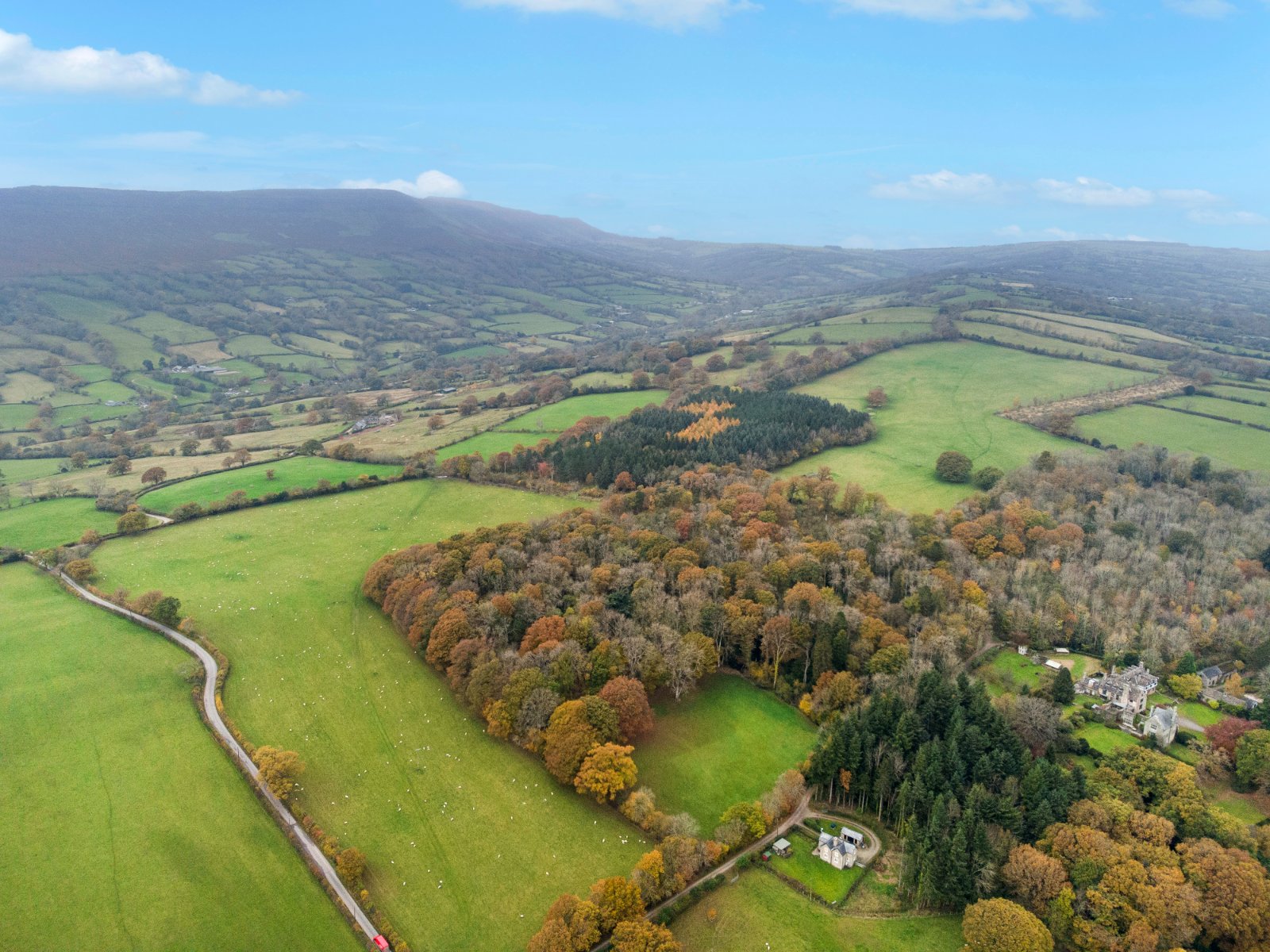 country house for sale 0