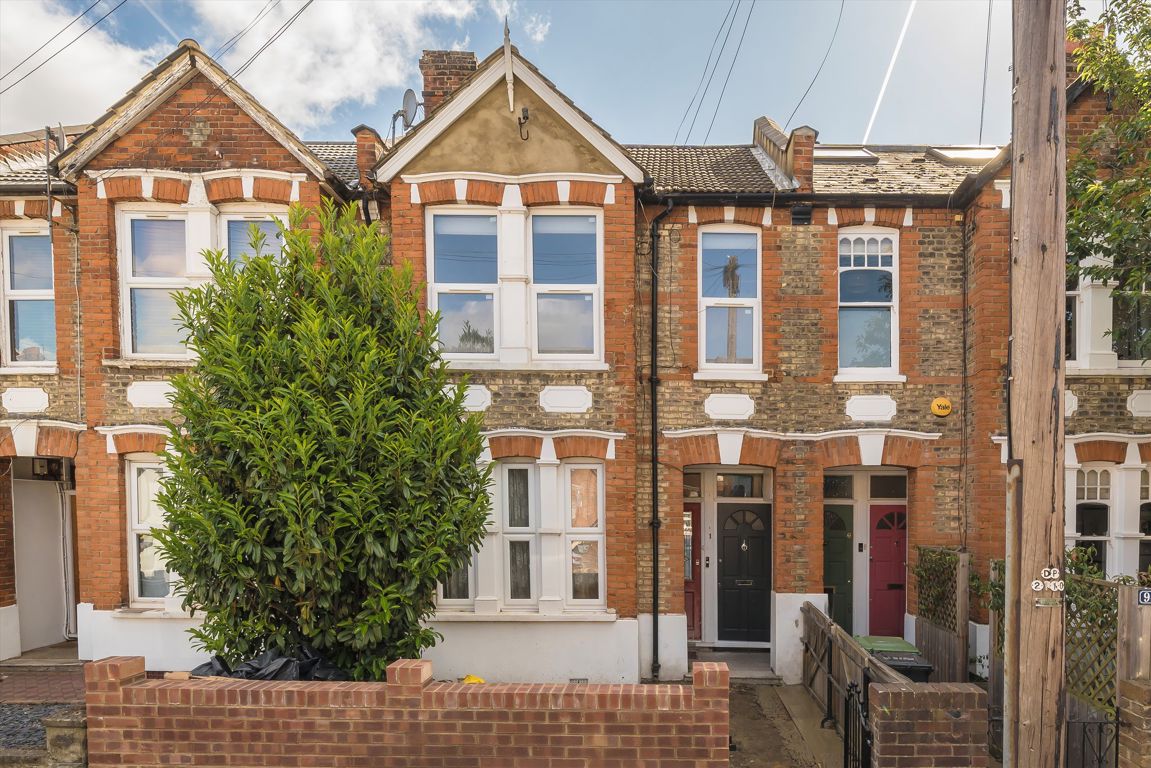 96A, Oaklands Grove, London photo 2