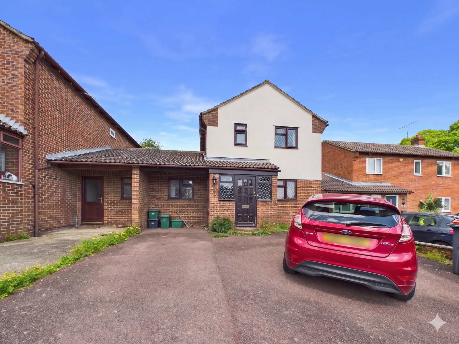 6-bed house on 4 Cedarview, Canterbury, £2,370/mo