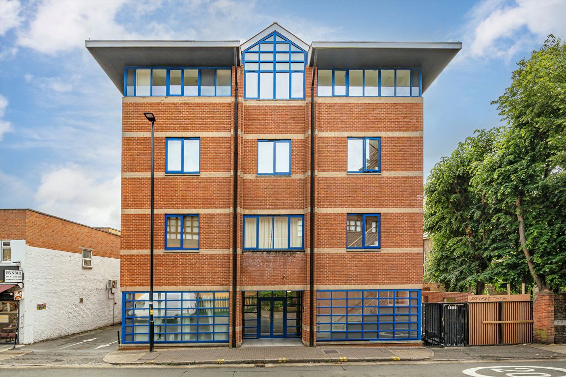 Flat 19, Craneshaw House, 8, Douglas Road, Hounslow photo 4