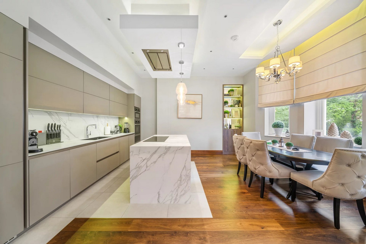 3 bedroom flat for sale 0