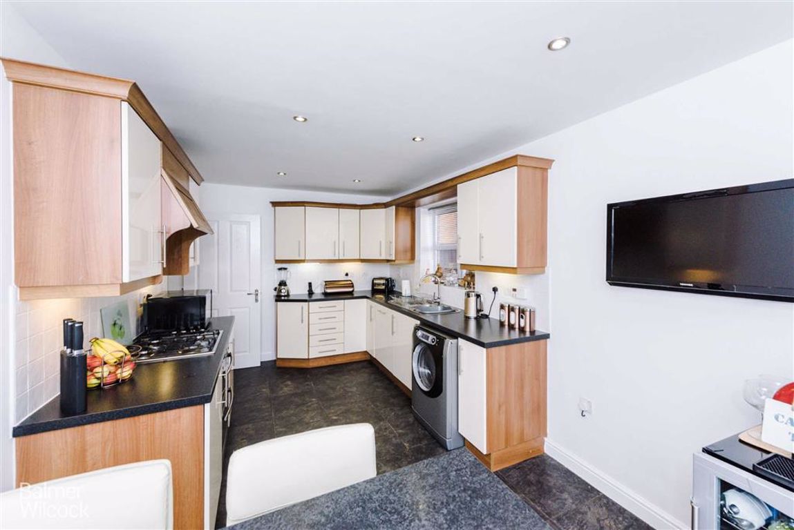 Free property report 7 Albion Close, Atherton, M46 0GL Chimnie