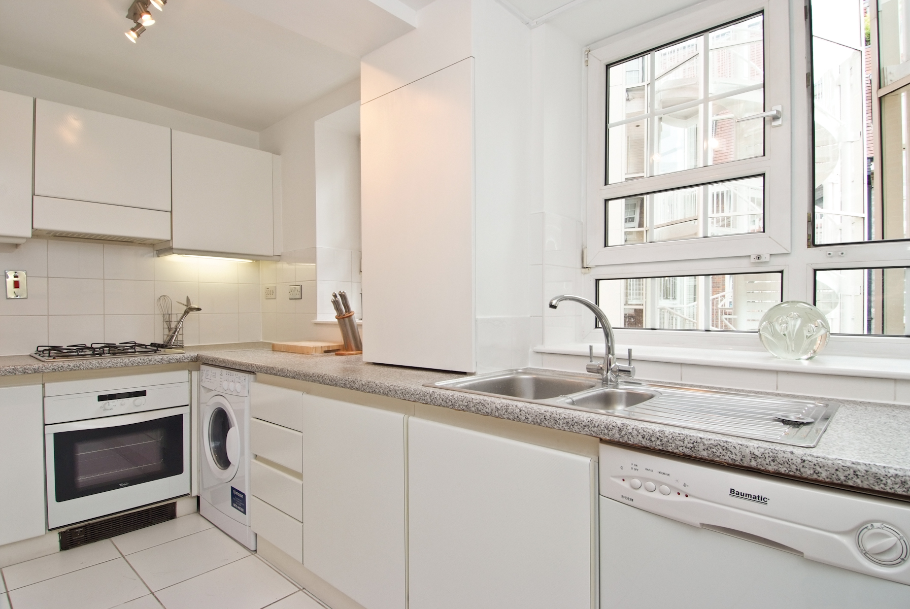 2 bedroom flat for sale 0