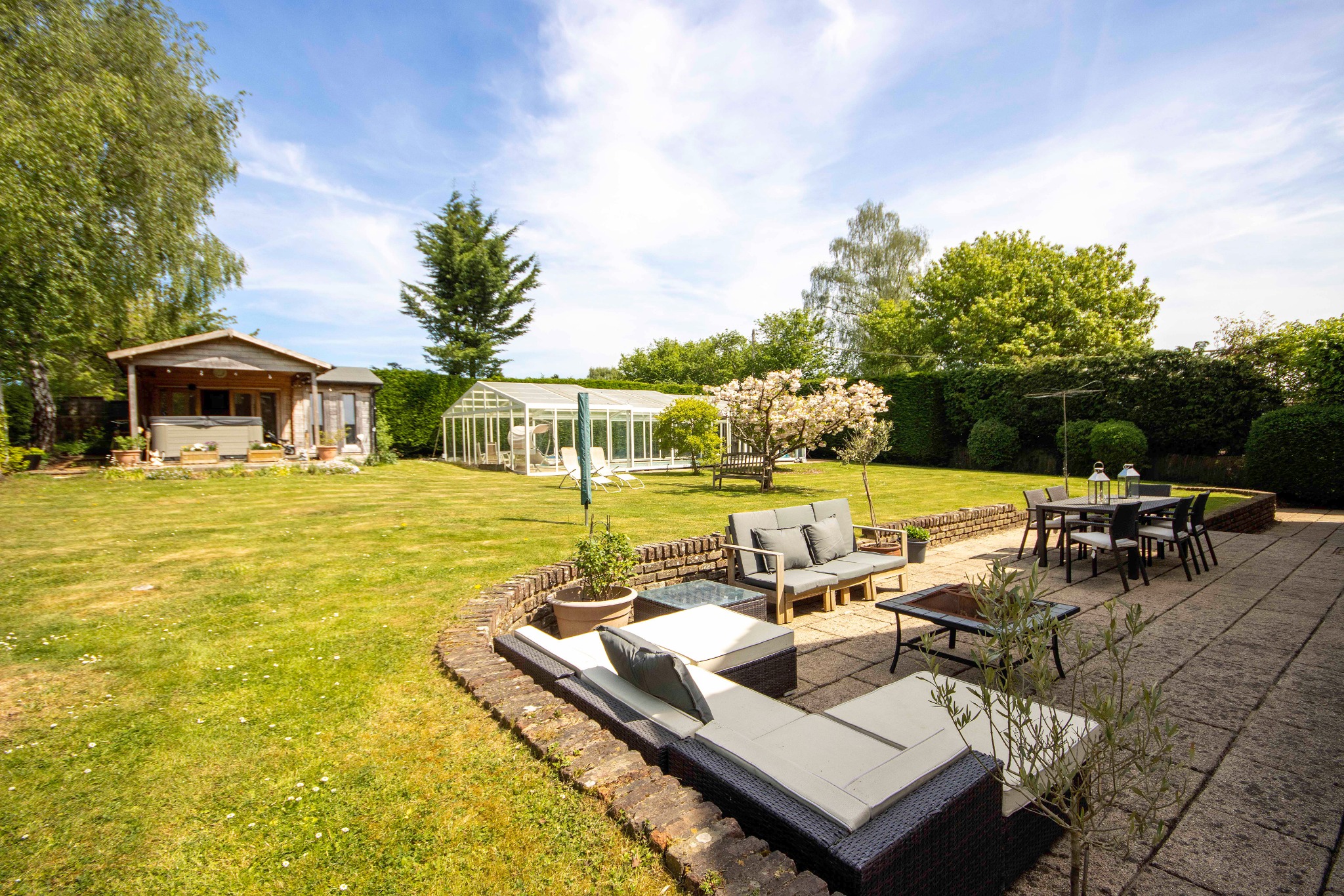 5 bedroom detached house for sale 0
