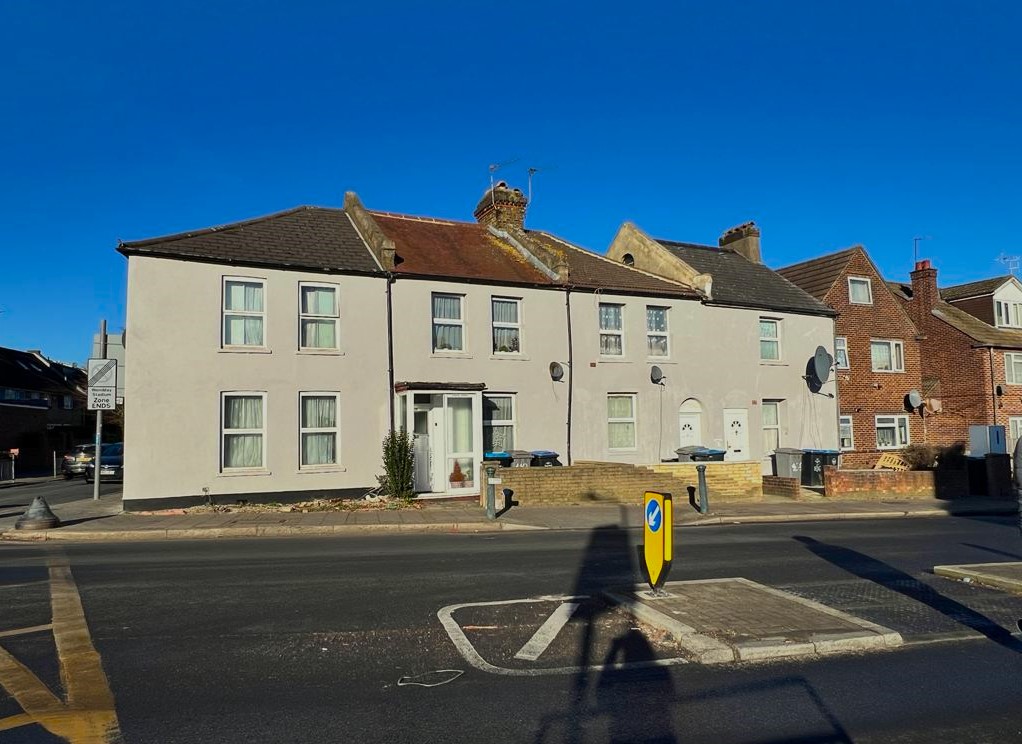 8 bedroom terraced house for sale 0