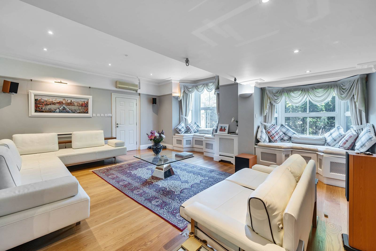 7 bedroom property for sale 0