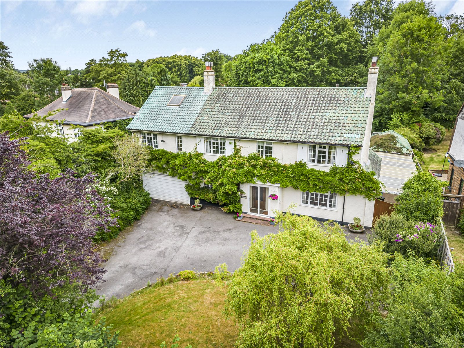 5 bedroom detached house for sale 0