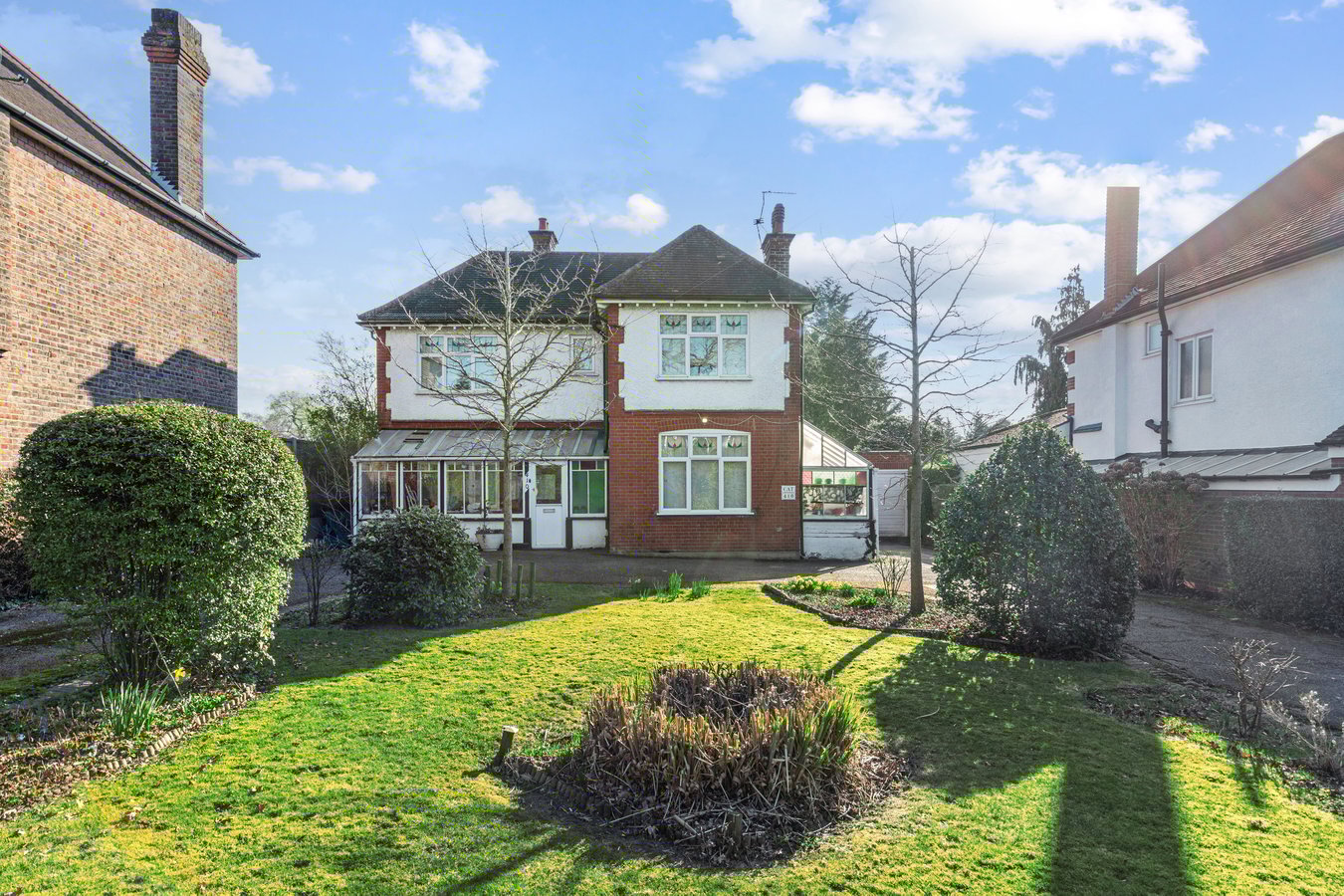 4 bedroom detached house for sale 0