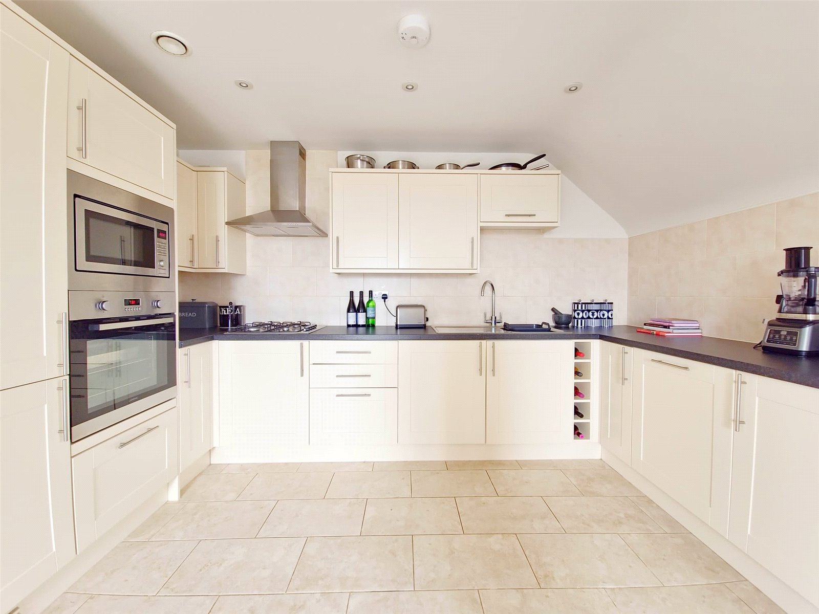 Flat 4 Holbrook House, 2c, Suttons Lane, Hornchurch photo 2