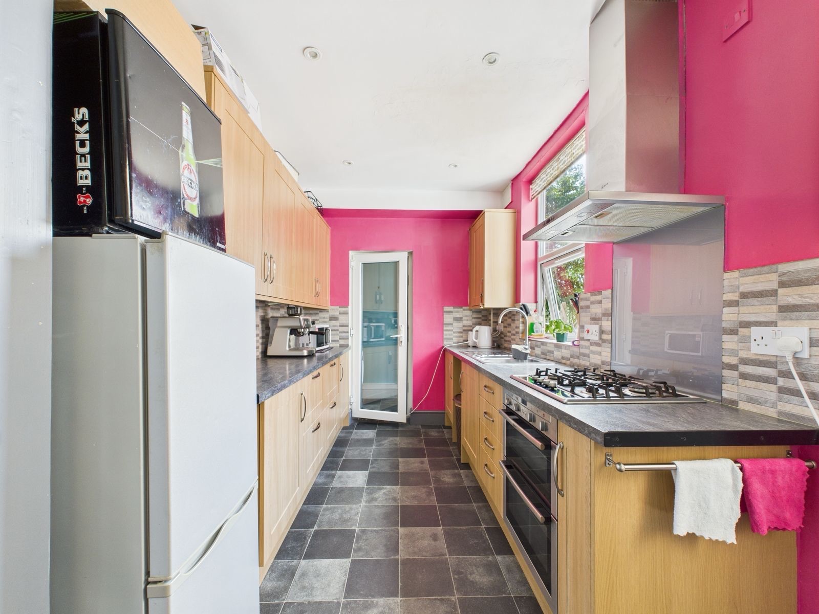 *AD ONLY* 106 Pool Road, Leicester photo 3