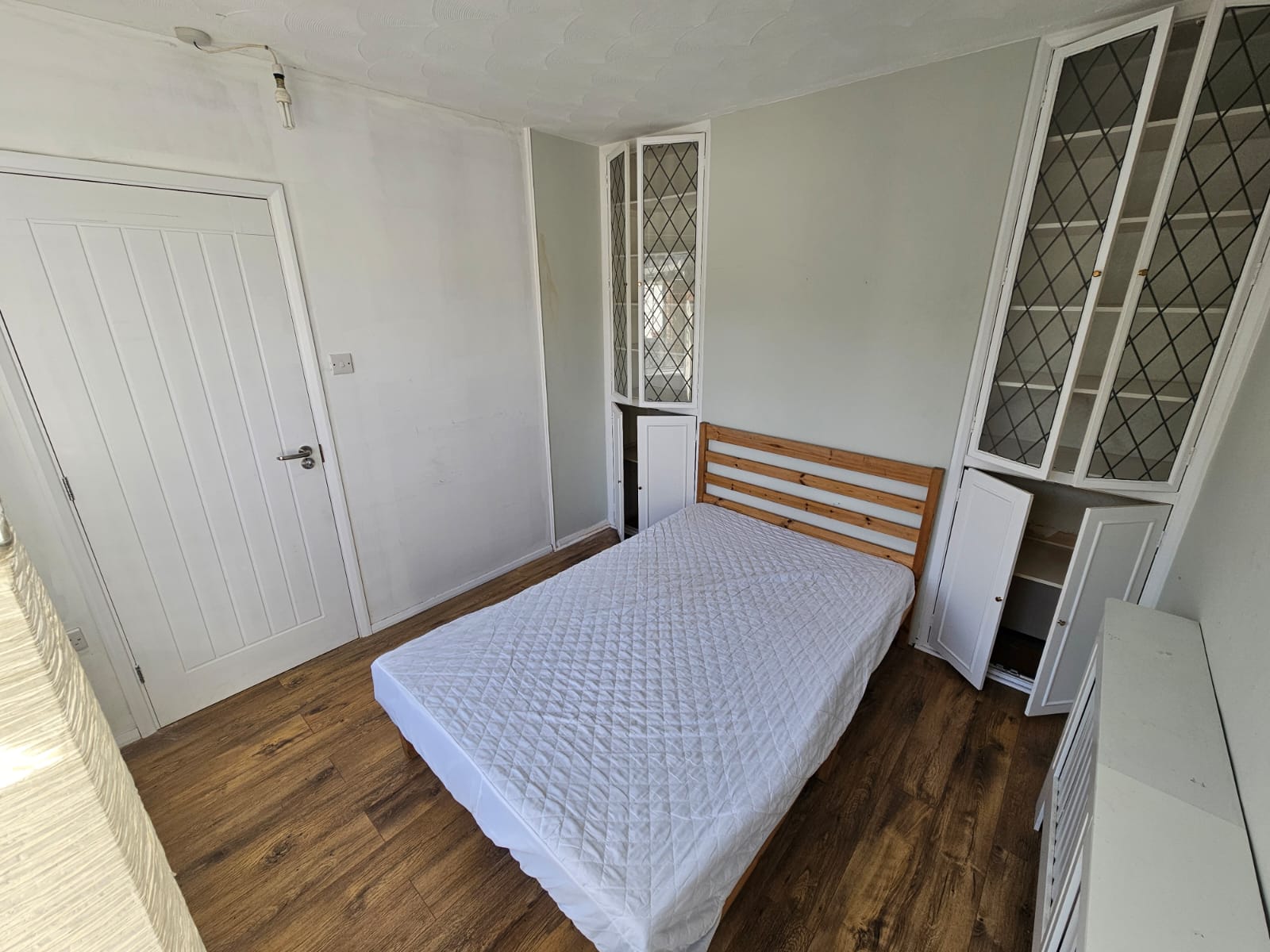 17, Trevor Close, Northolt photo 5