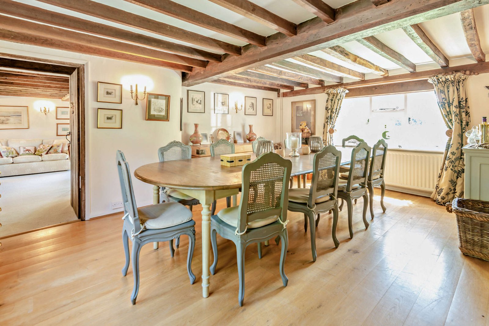 5 bedroom detached house for sale 0