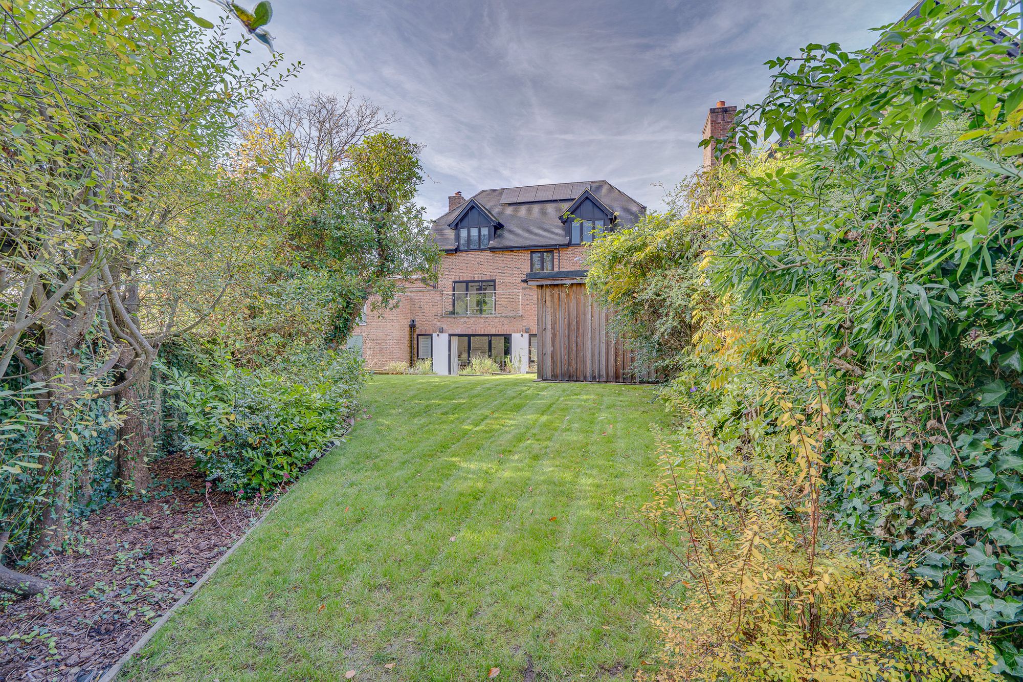 4 bedroom detached house for sale 0