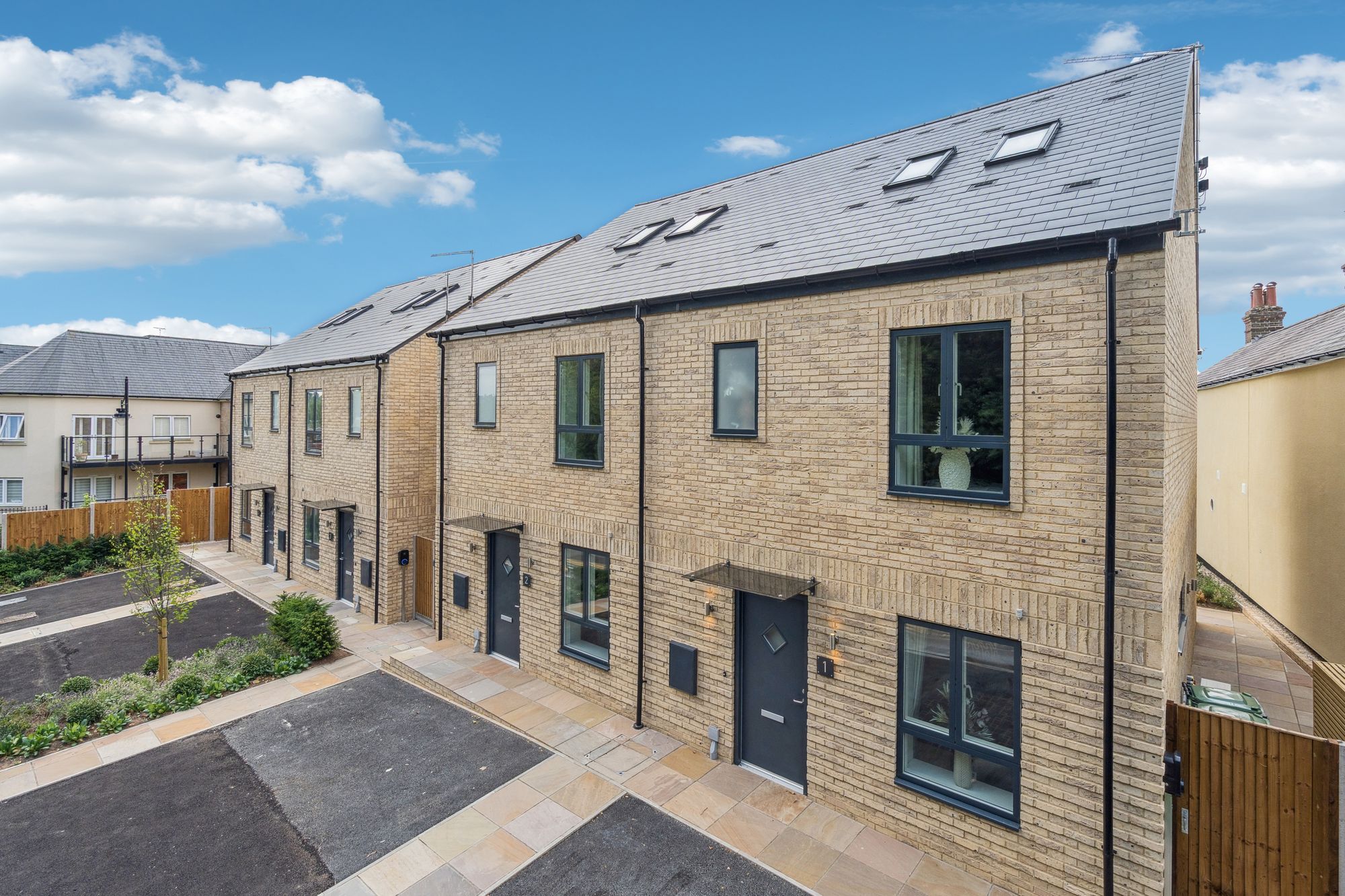 4 bedroom semi-detached new house for sale 0