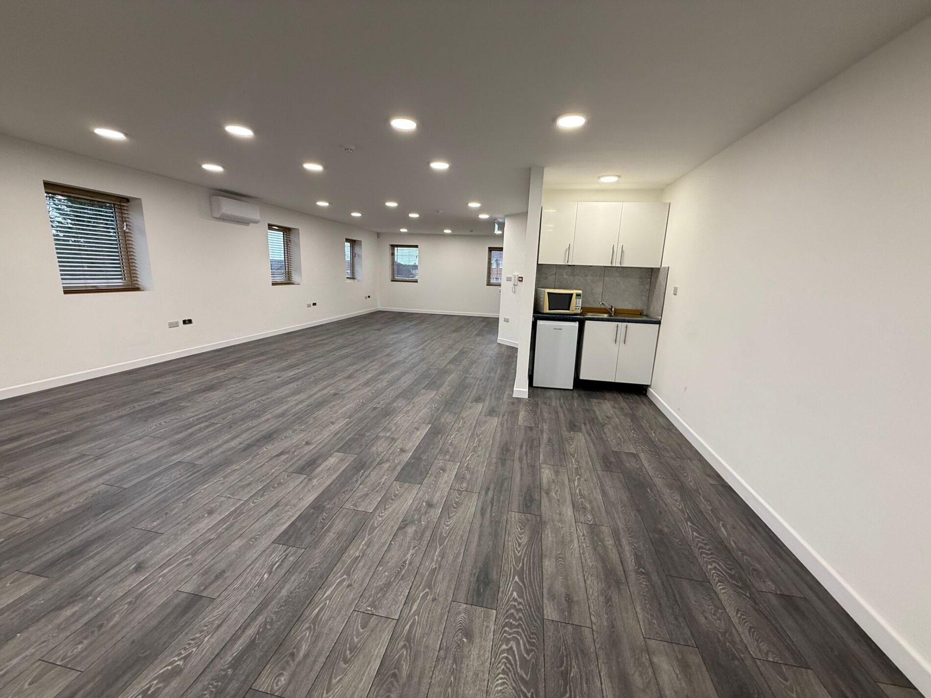 Lynx House, Ferndown, Northwood photo 4