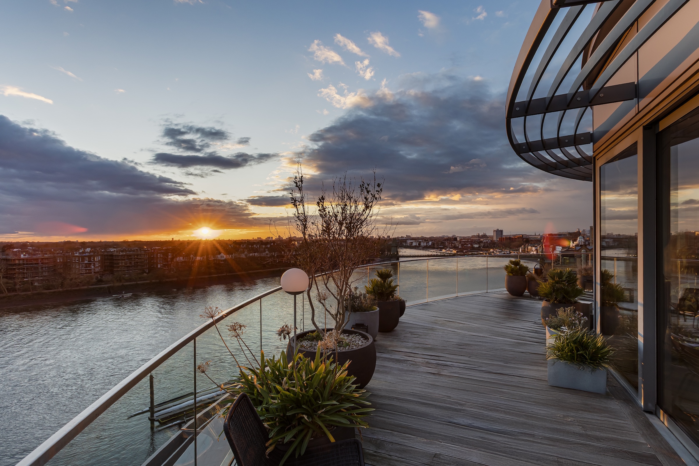 5 bedroom flat for sale 0