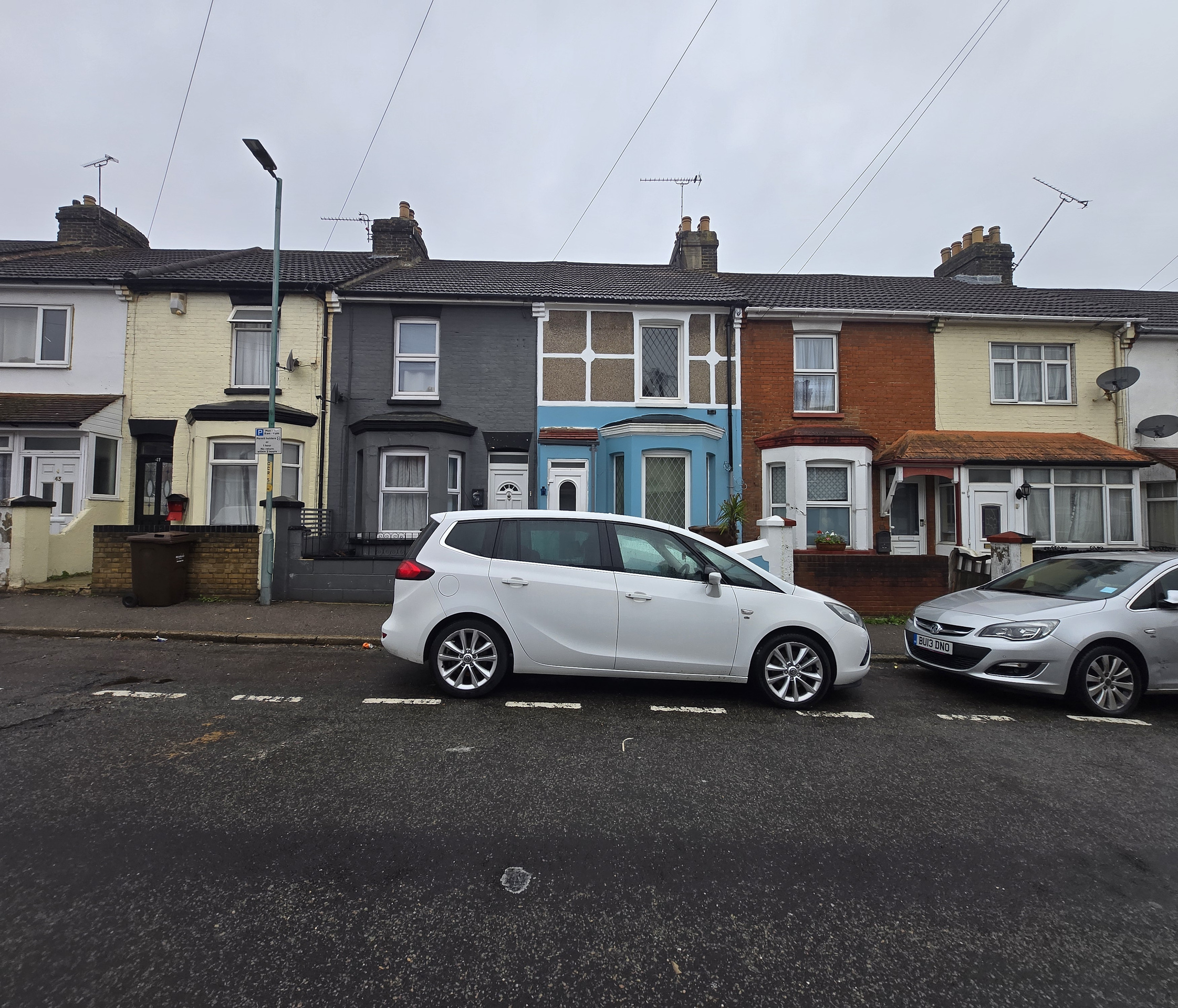 37 Cowper Road, Gillingham photo 2