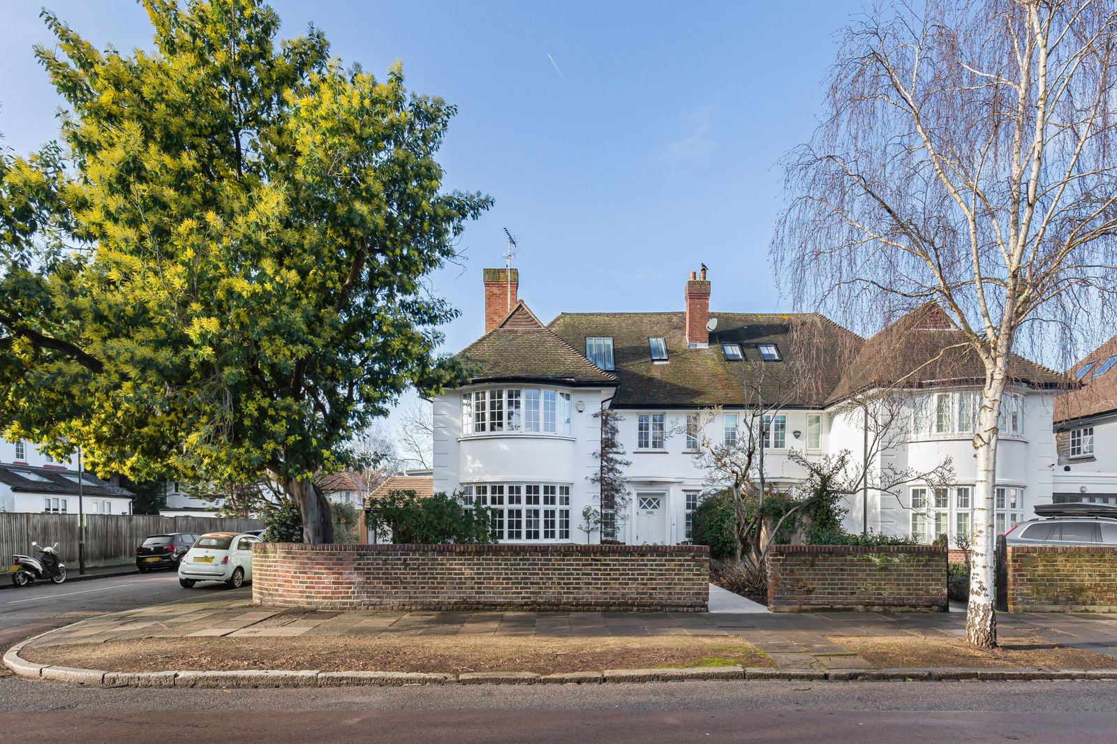 4 bedroom semi-detached house for sale in Weybridge