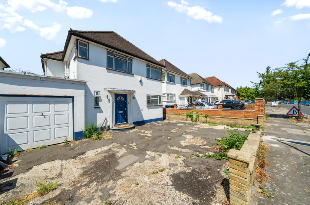 4 bedroom detached house for sale 0