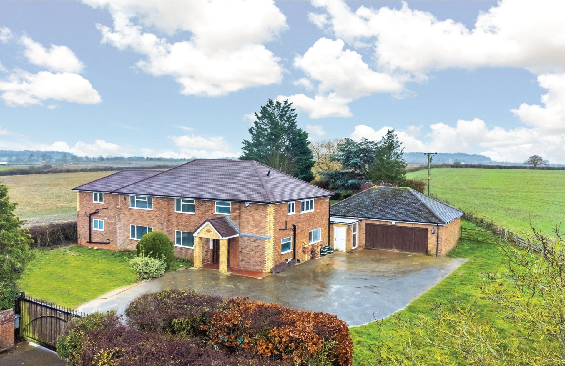 7 bedroom country house for sale 0