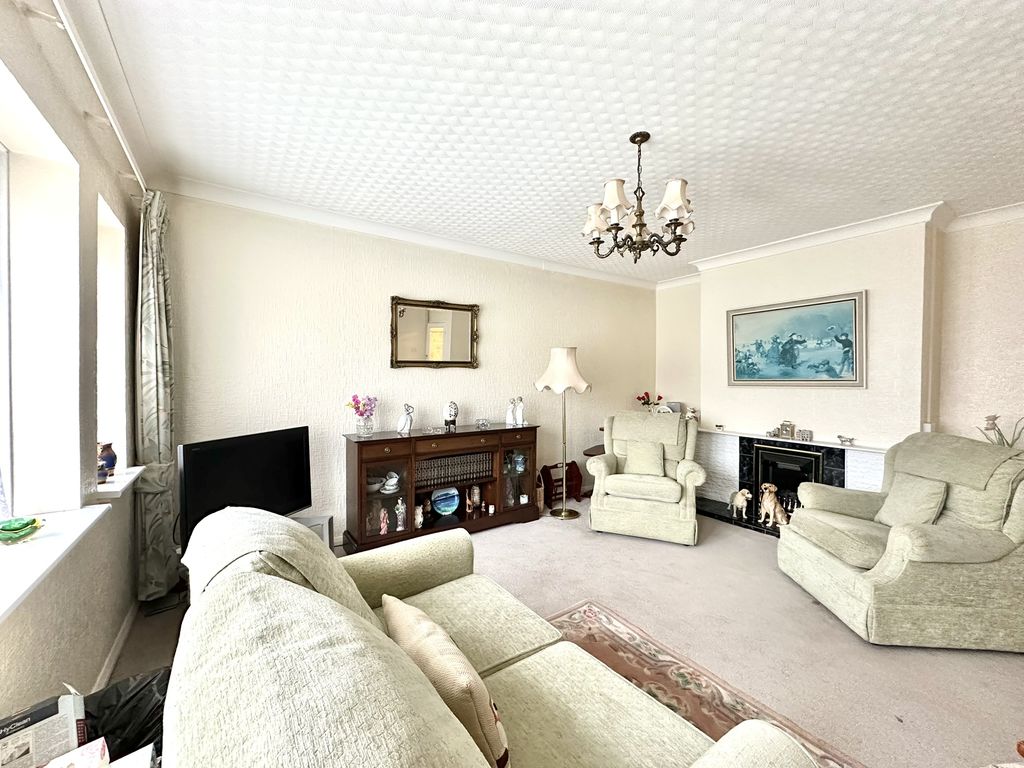 35, Rosebank, Epsom photo 4