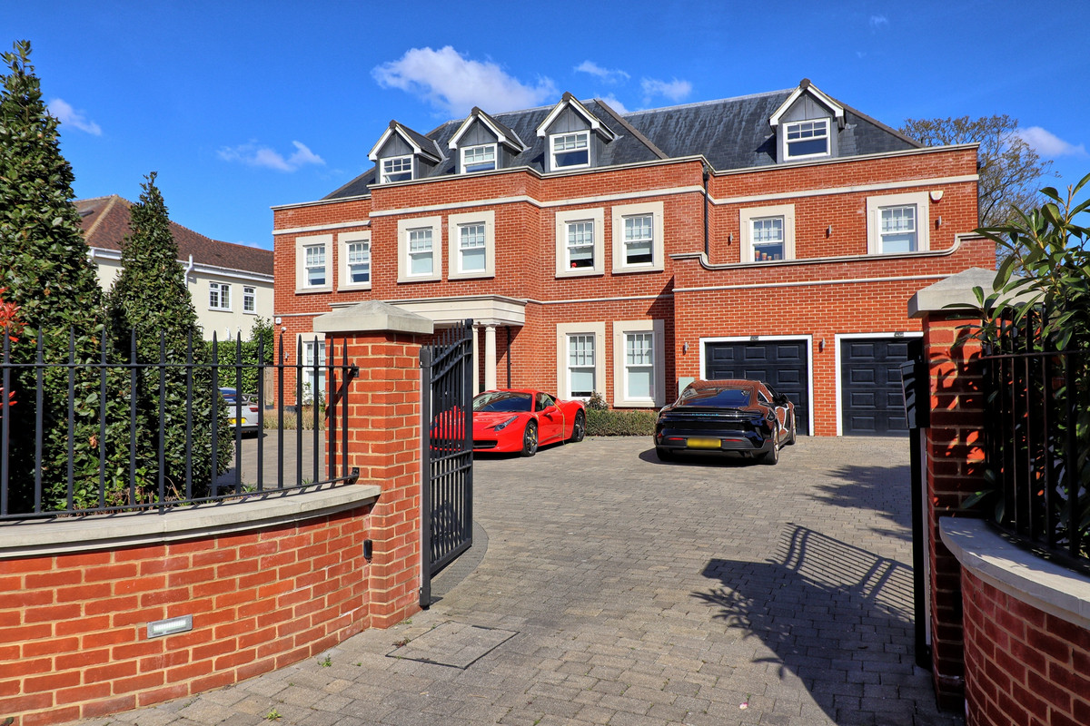 6-bed detached on 21, Parkstone Avenue, Hornchurch, £2,500,000