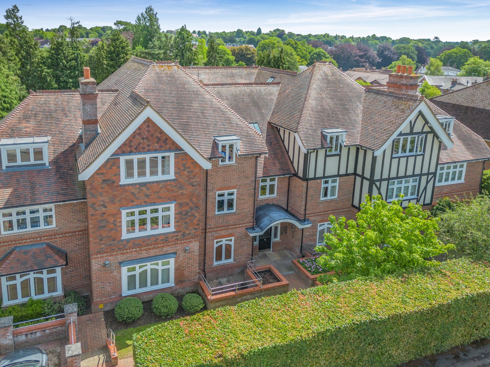 3 bedroom flat for sale 0