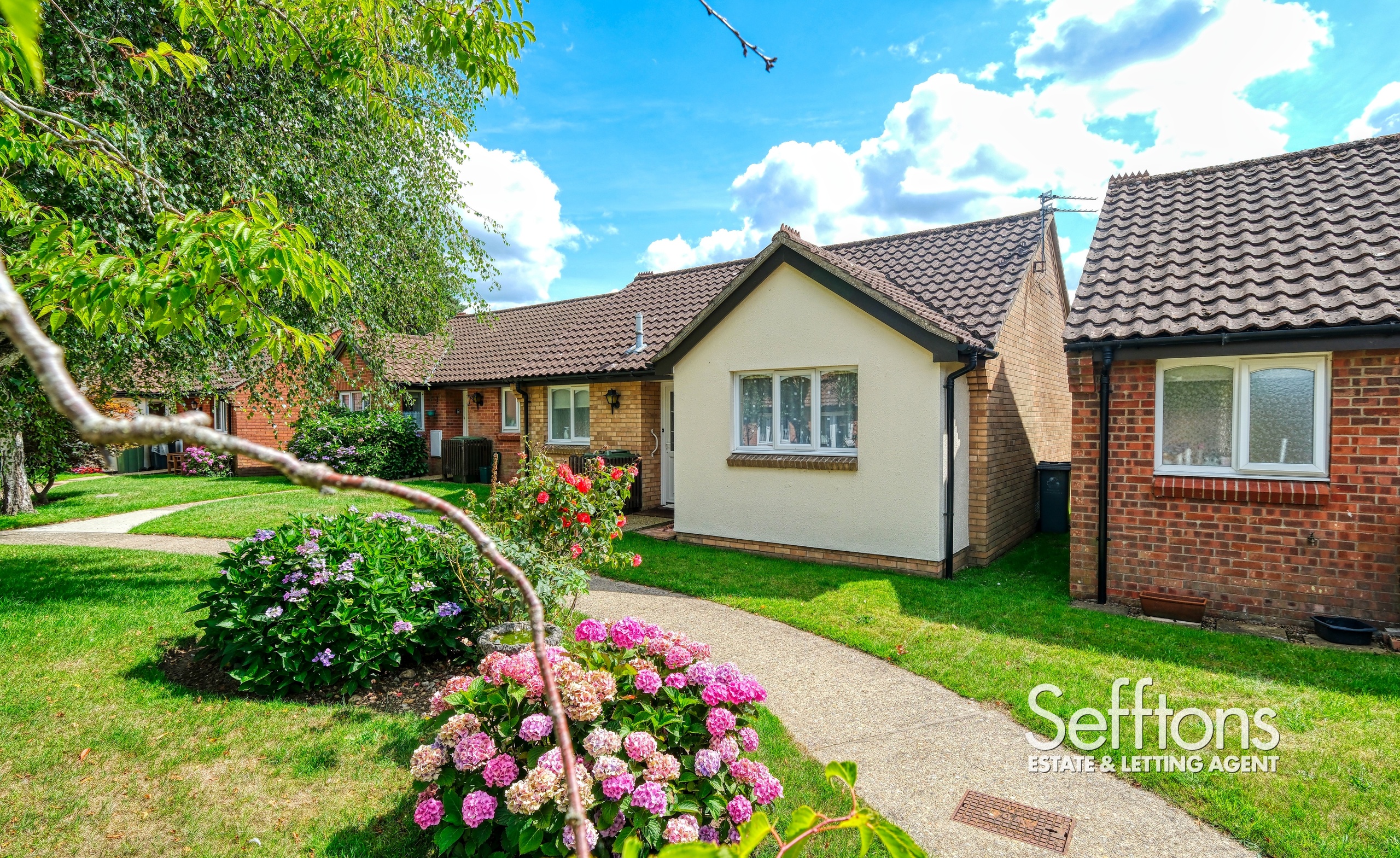 2-bed semi-detached on 2 Churchfield Green, Norwich, £175,000