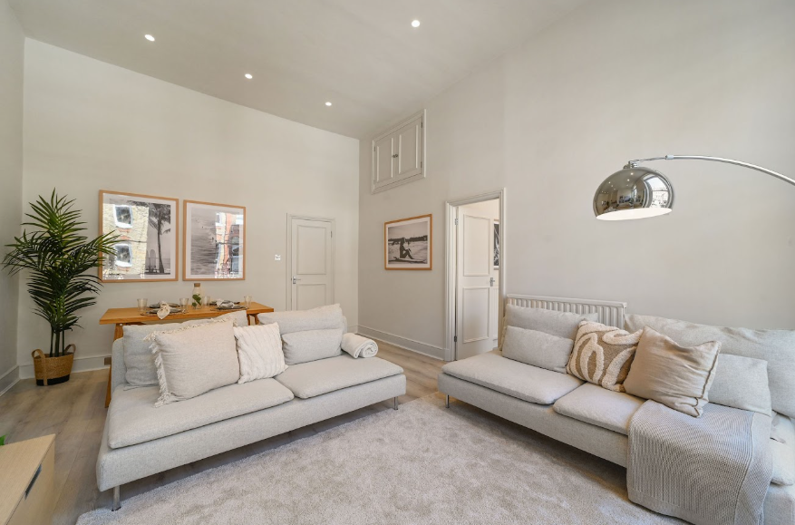 Flat 2, 26, Nottingham Place, Marylebone photo 4
