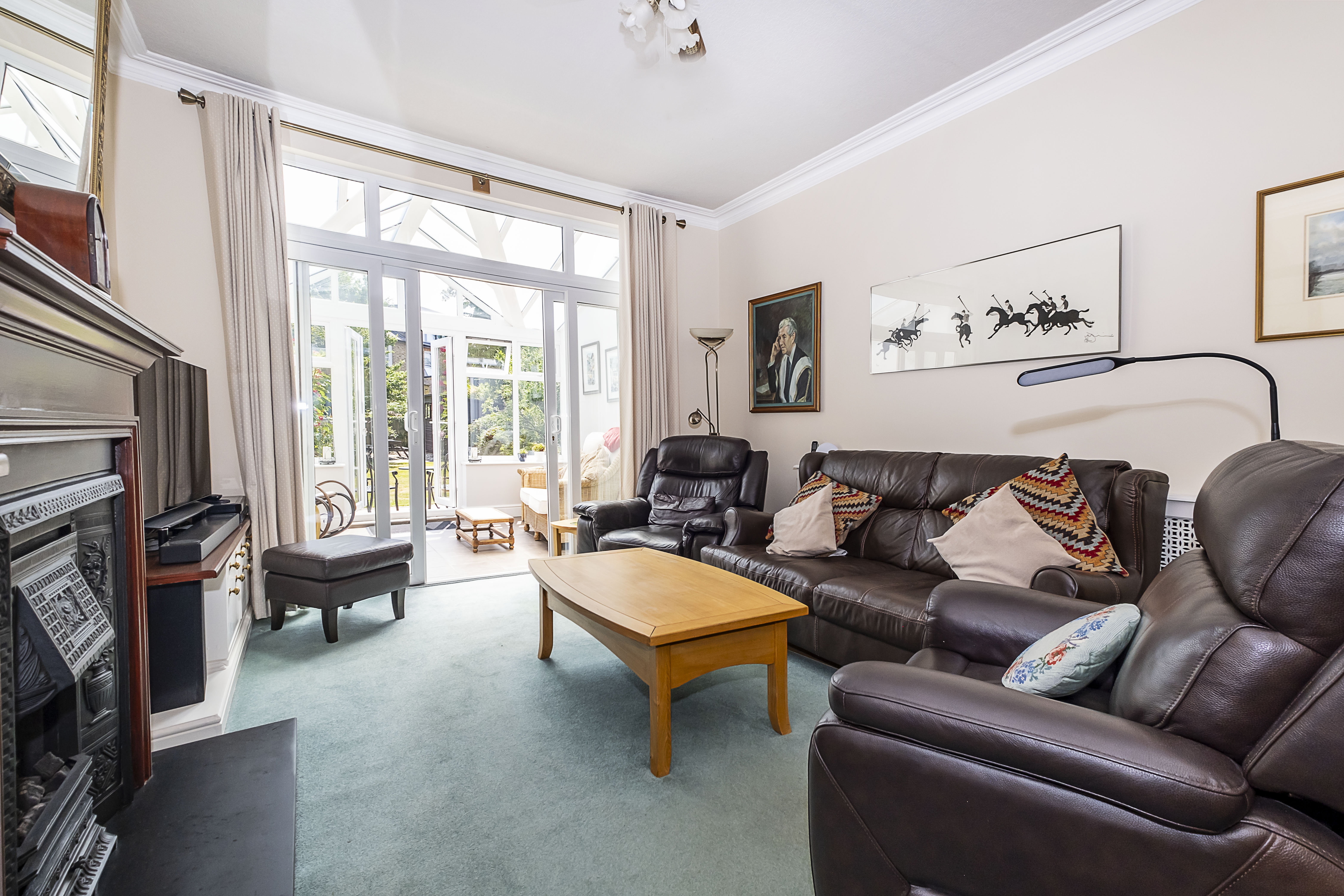 4 bedroom semi-detached house for sale 0