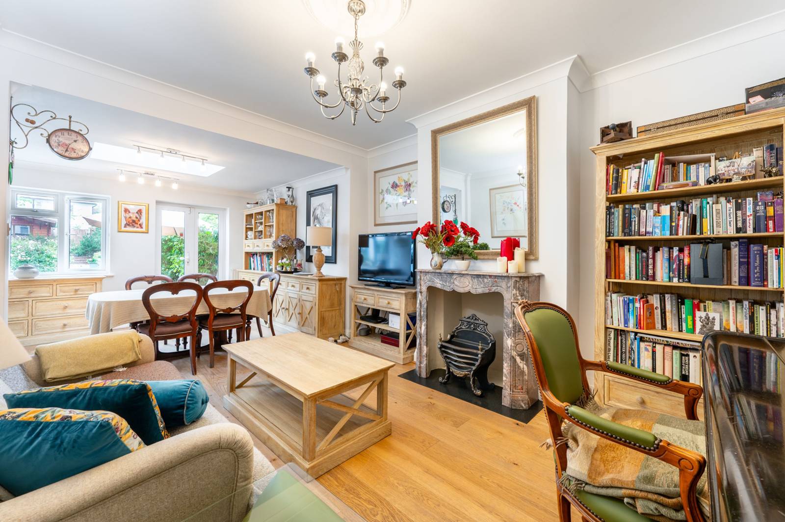 4 bedroom semi-detached house for sale 0