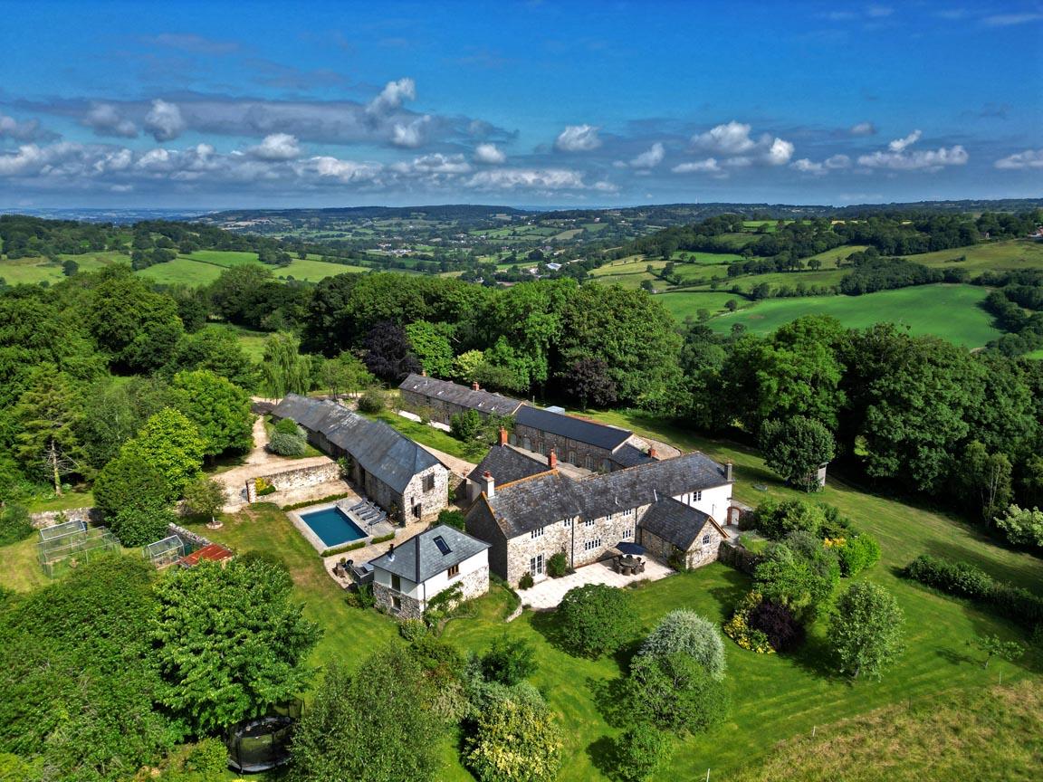 5 bedroom detached house for sale 0