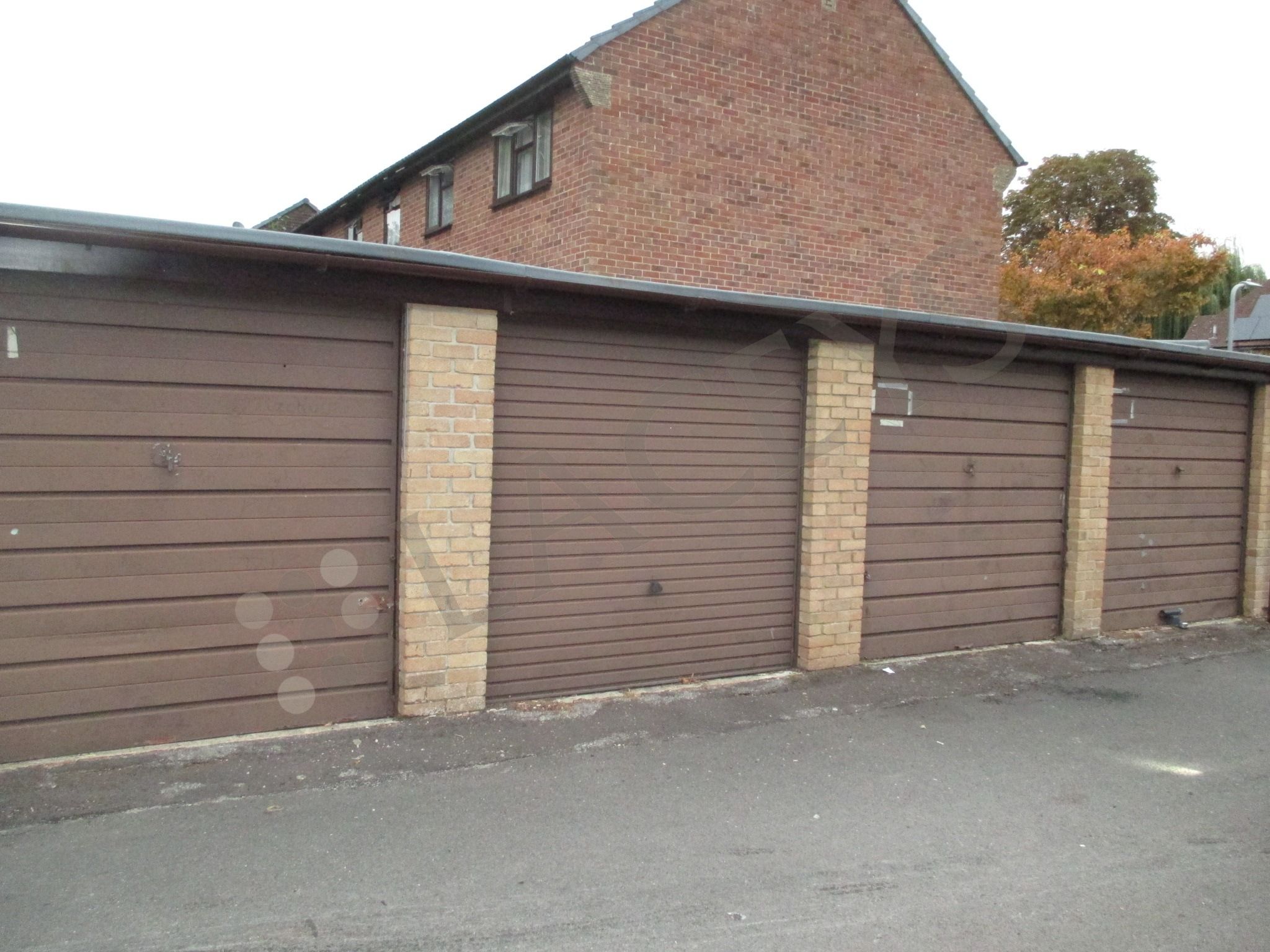 Garage 5, Yeovil photo 3