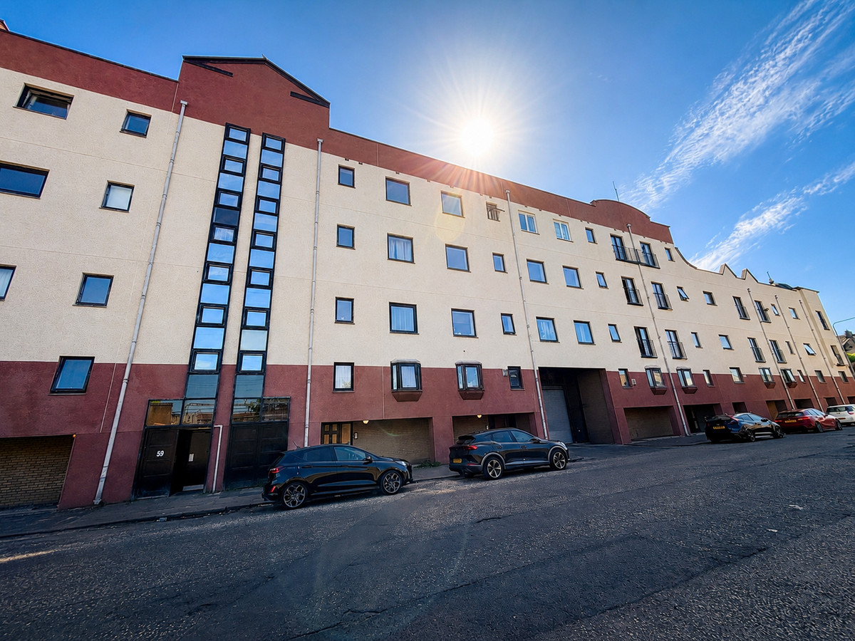 3-bed flat on Flat Flat Mez 4, 51, Fairley Street, Glasgow, £950/mo