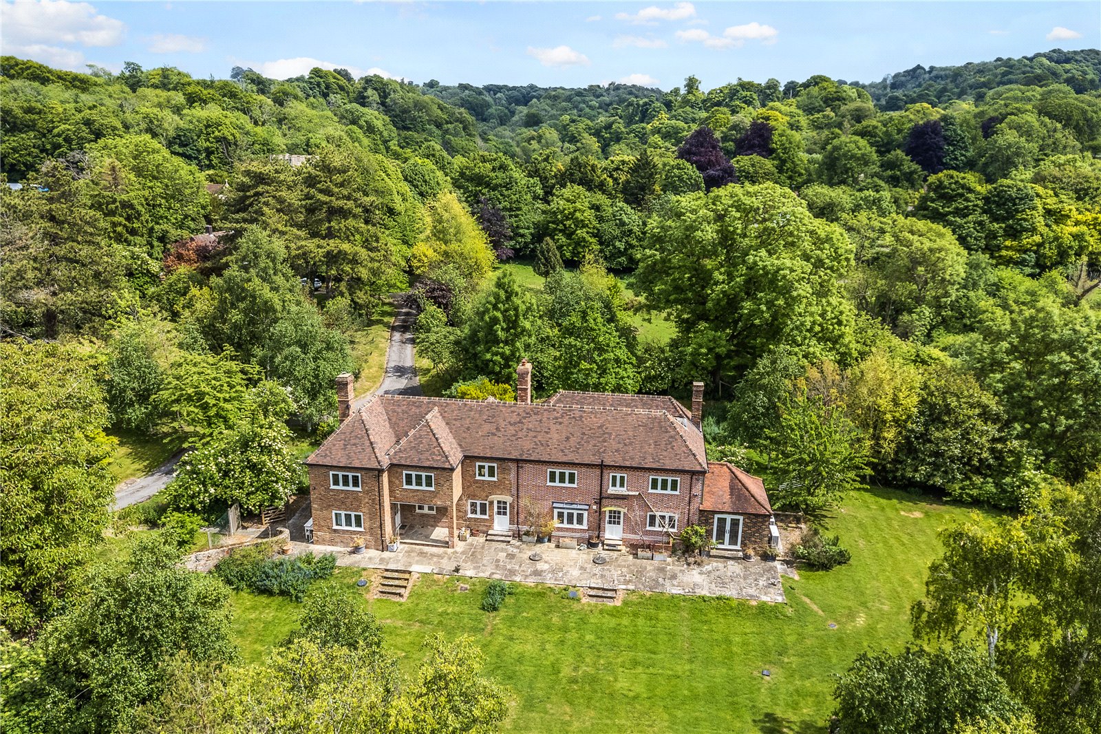 5 bedroom detached house for sale 0
