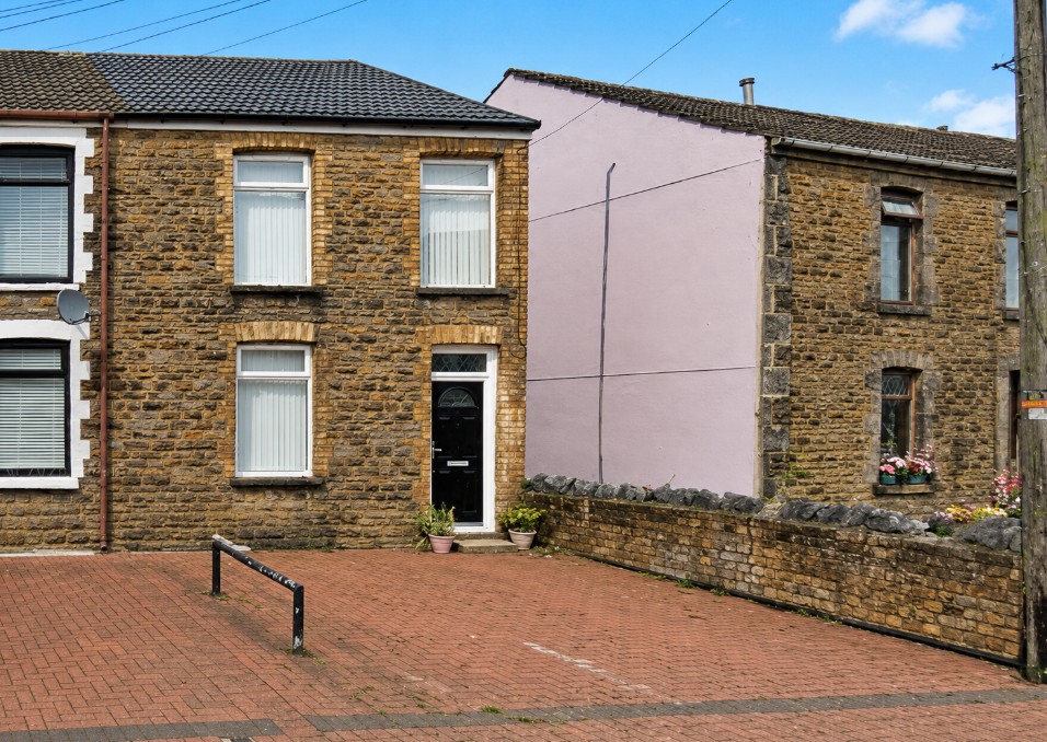 103 New Rd, Neath photo 2