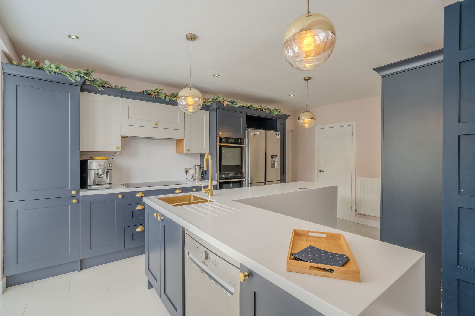 16, Stow Park Circle, Newport photo 4