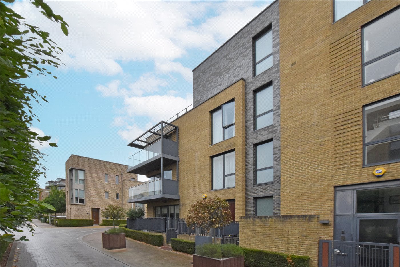 4 bedroom end terrace house for sale 0